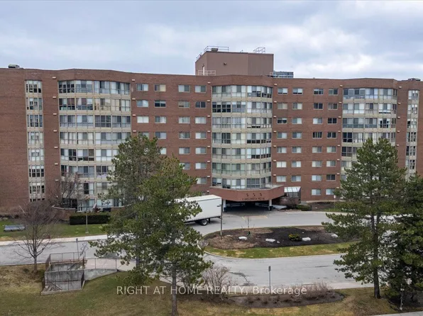 5 Weldrick Rd W #703, Richmond Hill, ON L4C 8S9