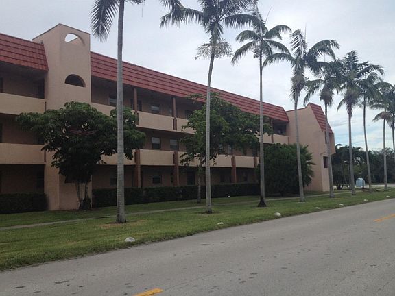 2nd image of 2600 W Sunrise Lakes Dr #311