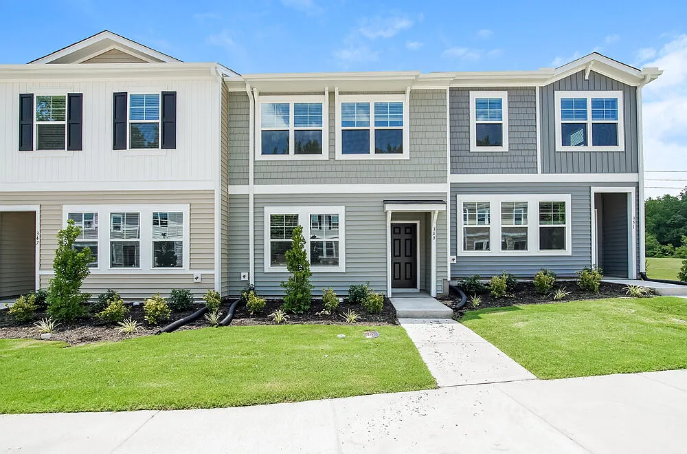 3 bed, 2.5 bath, 1590 sqft, $1,775 — Photo 1