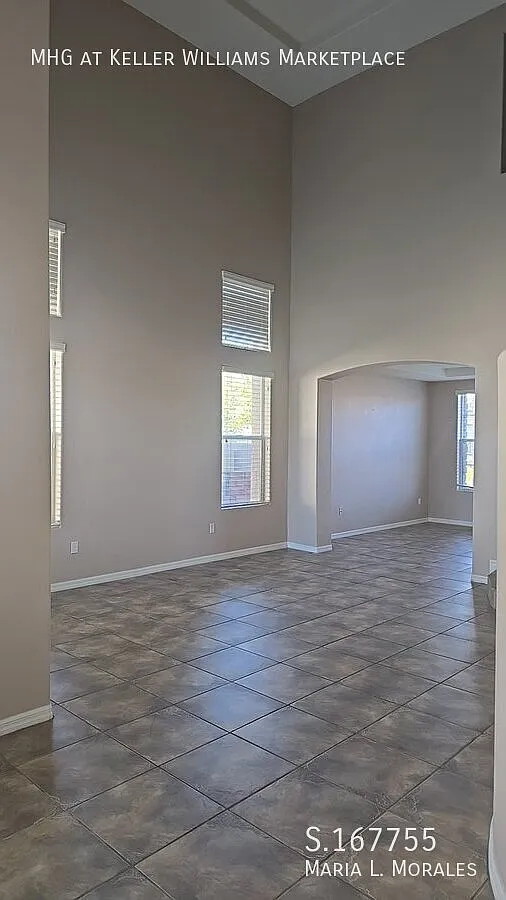 Building Photo - 2825 Barrow Downs St