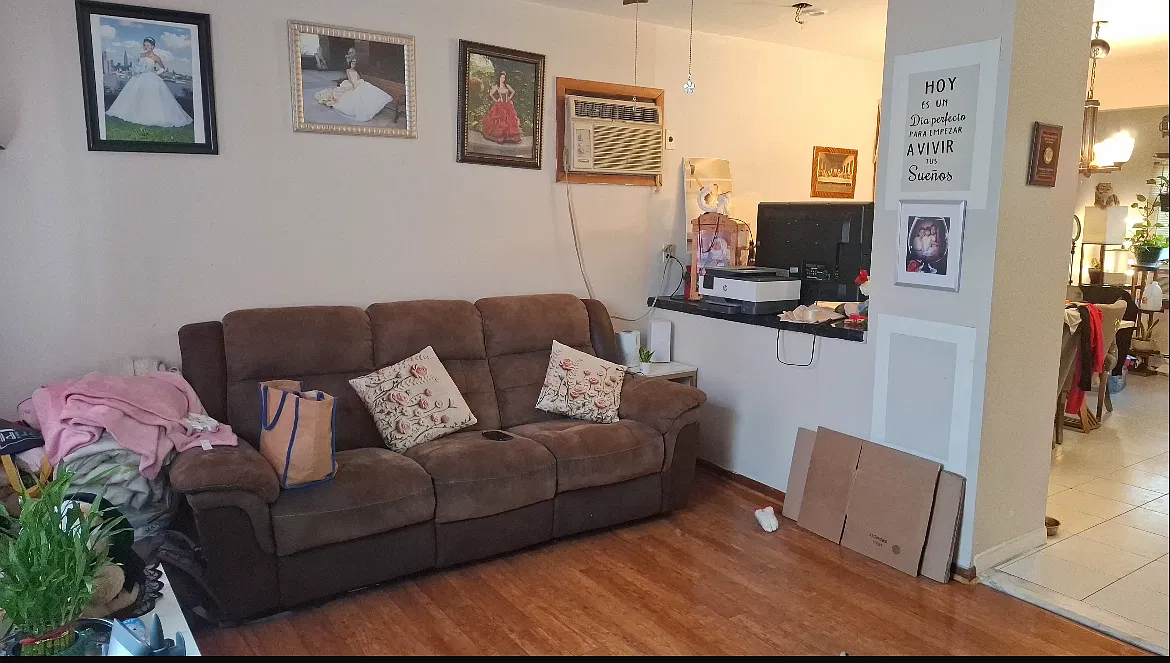 2 bed, 817 sqft, $2,300 — Photo 2
