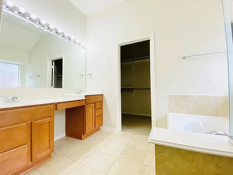 3416 Woodheights Ct — Photo 9