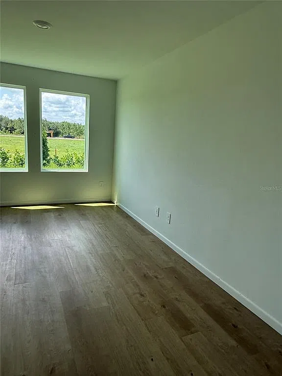 3 bed, 2.5 bath, 1423 sqft, $2,050 — Photo 3