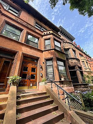 1st image of 54 Montgomery Pl
