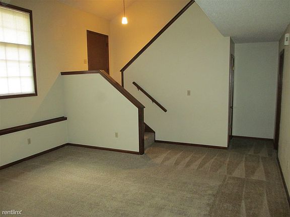 1102 E Kay, Living Room (1)