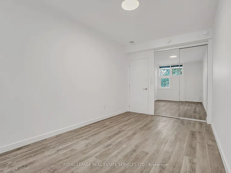 439 Winona Dr #C — Photo 30