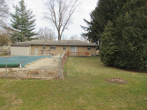 3rd image of 632 Hachmuth Dr NW