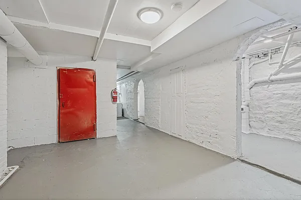 Rented by Compass | media 23