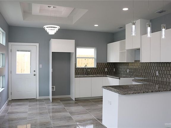 2nd image of 1701 Angelina Dr #1
