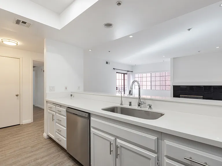 12340 Montana Ave #202 — Photo 16