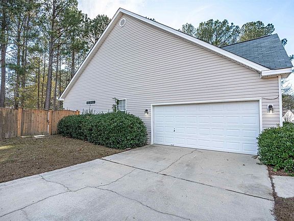 3rd image of 301 Knotts Cir