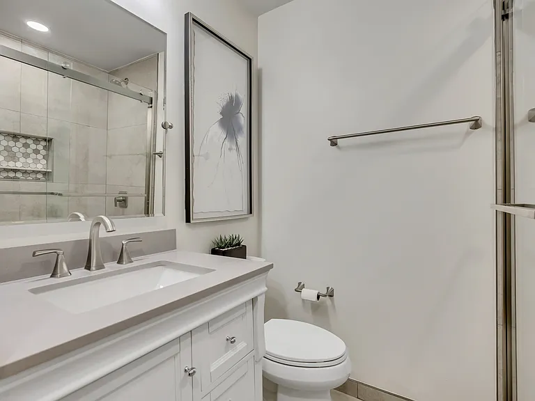 44 W Broadway #704 — Photo 13