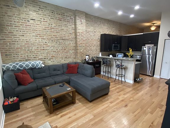 2nd image of 683 N Milwaukee Ave #305