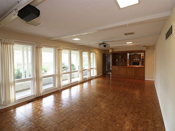 5th image of 472 E High Point Dr