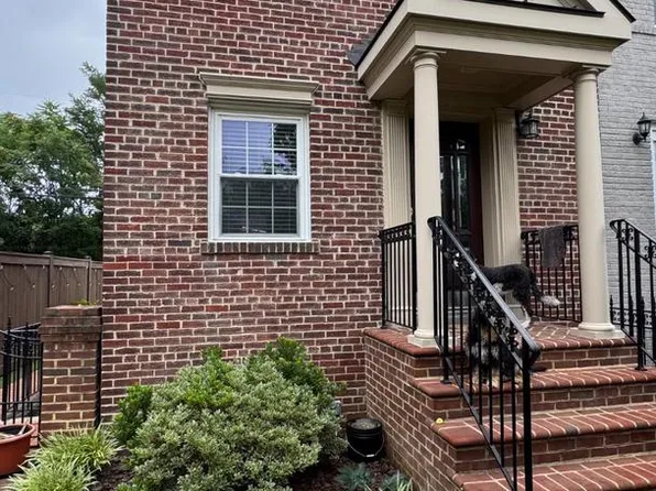 323 Mount Vernon Ave, Alexandria, VA 22301