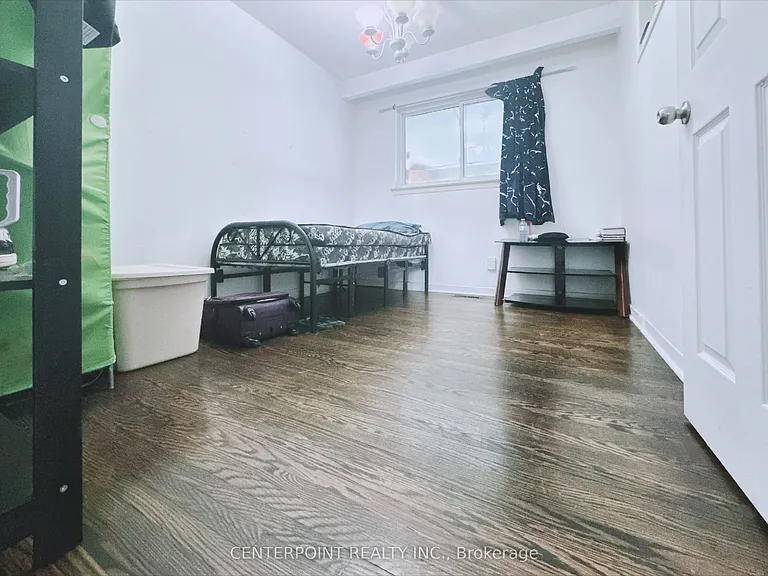 9 Oakmeadow Blvd — Photo 10