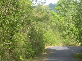 121 Turn A Bout Ct, Waynesville, NC 28785