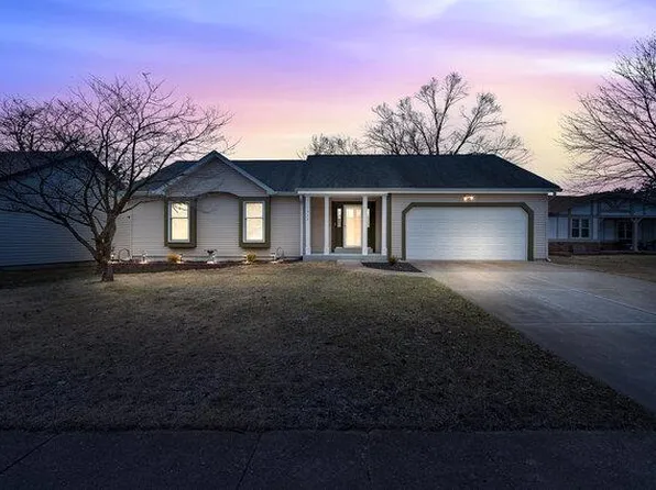 1932 Cherokee Trail Ln, Florissant, MO 63031