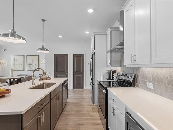 7th image of this home