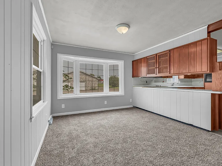 359 Meadow Ln — Photo 16