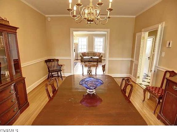 3rd image of 3205 Kensington Ave