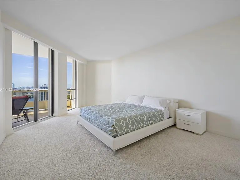 20191 E Country Club Dr #TS8 — Photo 9