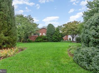 104 Sunset Dr, Mount Holly Springs, PA 17065