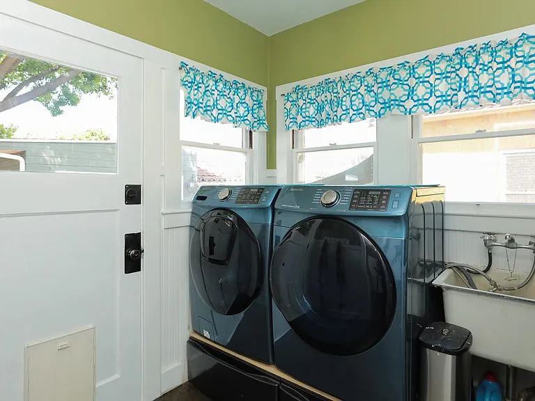 685 E Taylor St — Photo 8