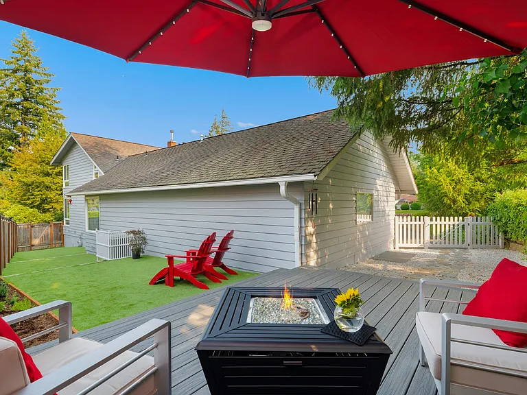 3089 W Lake Sammamish Pkwy NE — Photo 3