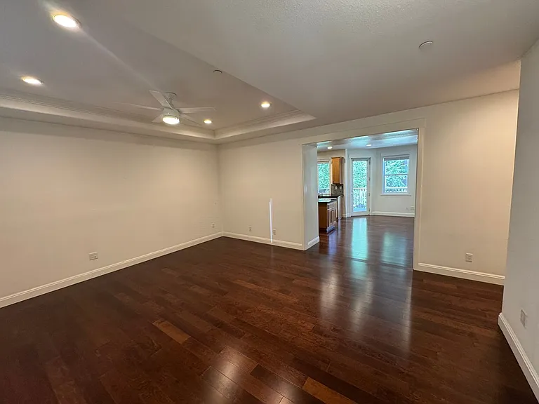 867 Hillcrest Dr — Photo 5