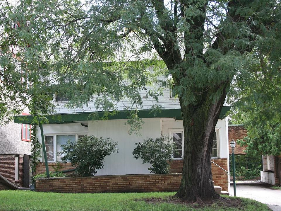 125 N 38th St Omaha, NE