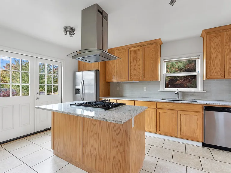 5937 N Denver Ave — Photo 5