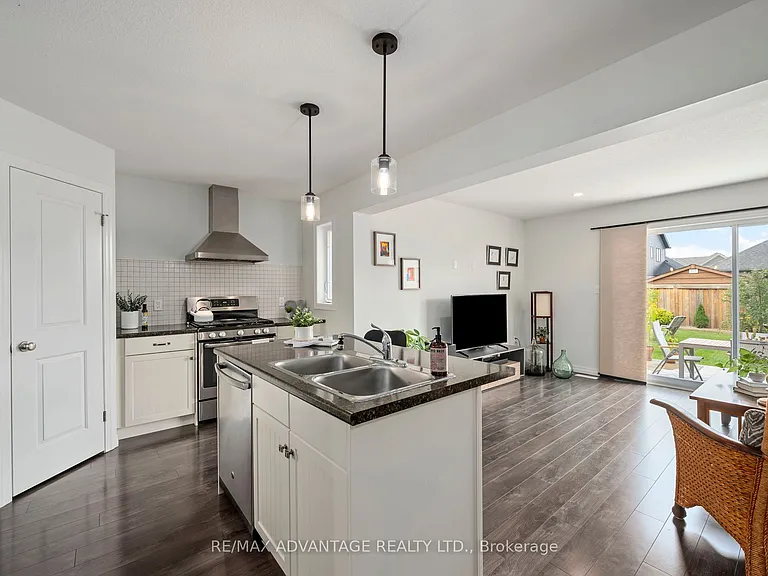 377 Beech St — Photo 15