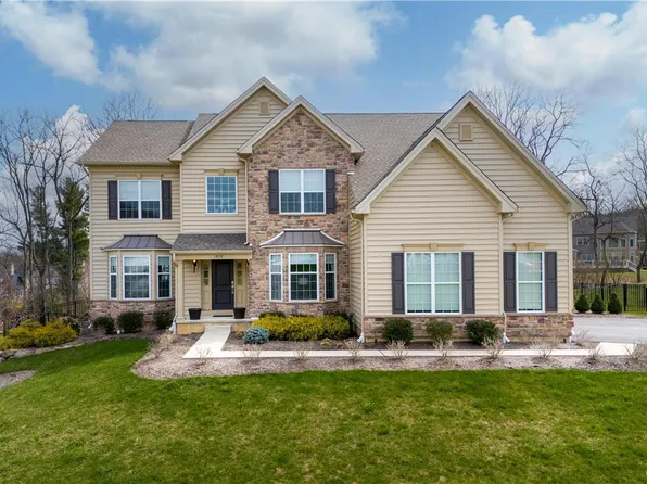 1876 Bellflower Ln, Center Valley, PA 18034