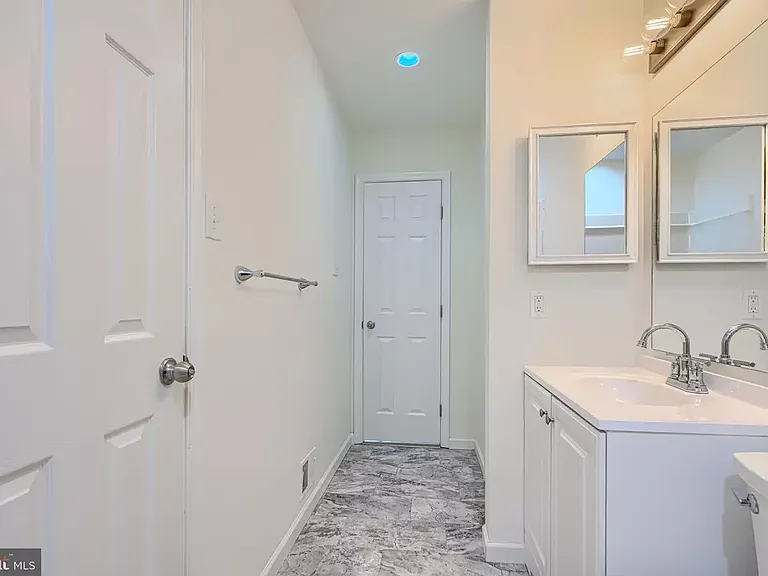 11212 Robins Glenn Dr — Photo 10