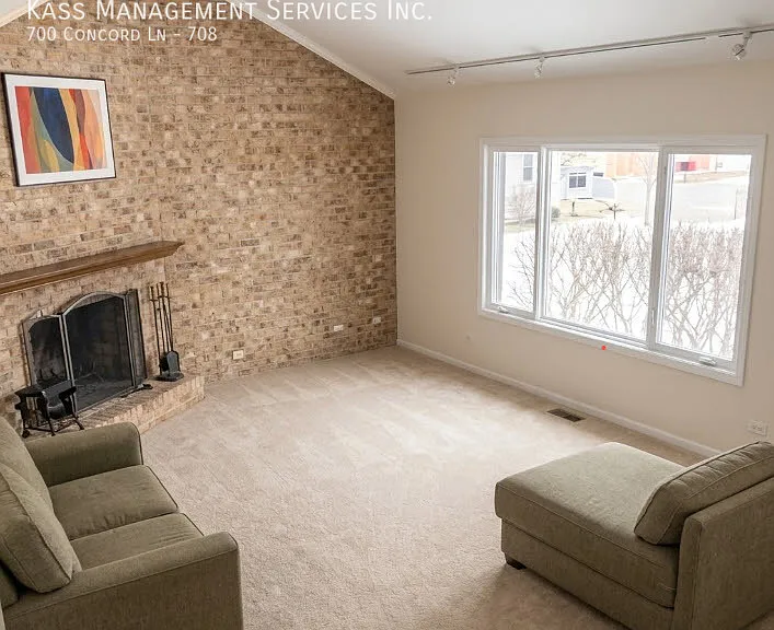 700 Concord Ln #708 — Photo 2