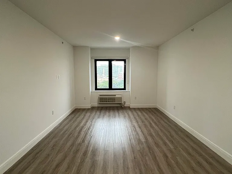 211 Baldwin Ave #207 — Photo 8