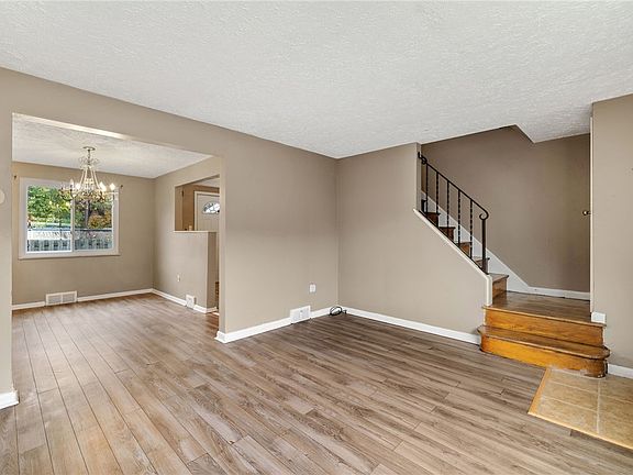 5th image of 6916 Greenwood St