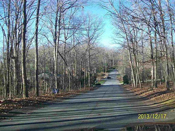 2nd image of 4 Mockingbird Ct