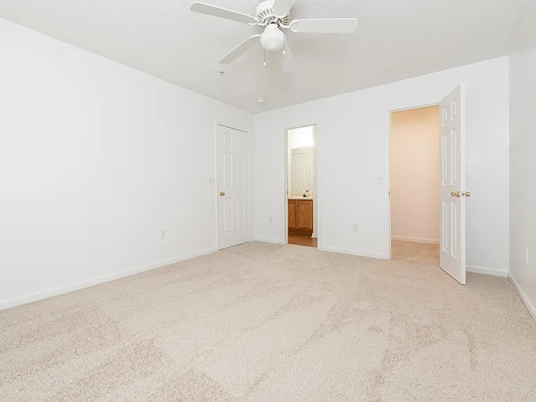 Crown Point at Kingsport Drive — Photo 45