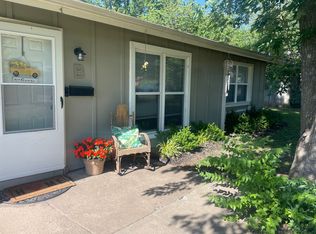 610 NW Little Ave #B, Lees Summit, MO 64063