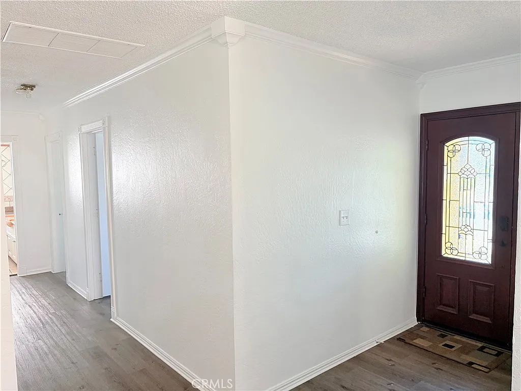 4 bed, 2160 sqft, $4,500 — Photo 3