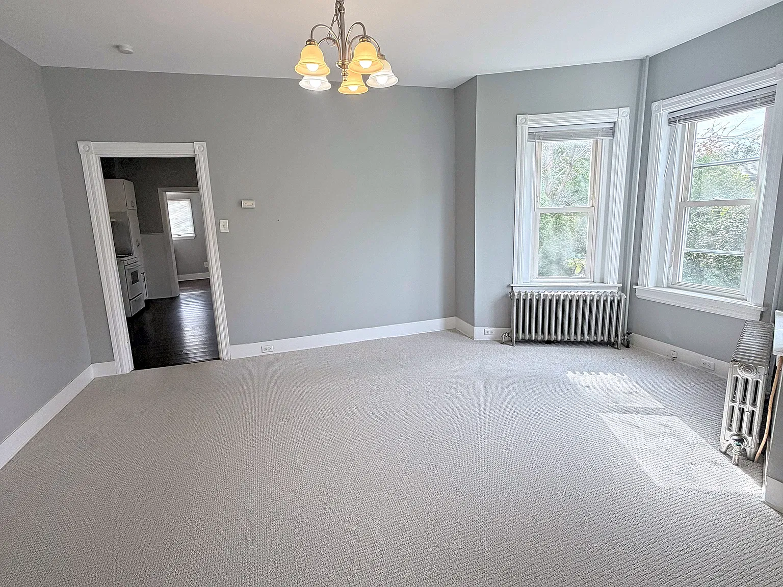 3 bed, 2044 sqft, $2,400 — Photo 4