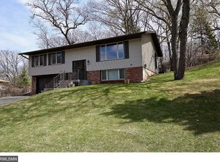 4621 Woodhill Rd, Minnetonka, MN 55345