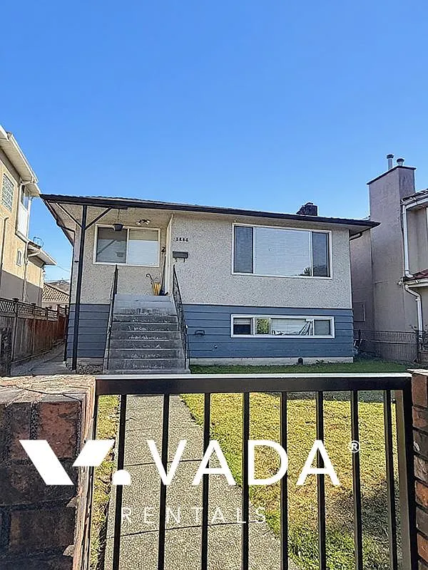 2862B East 18th Avenue Vancouver — Photo 2