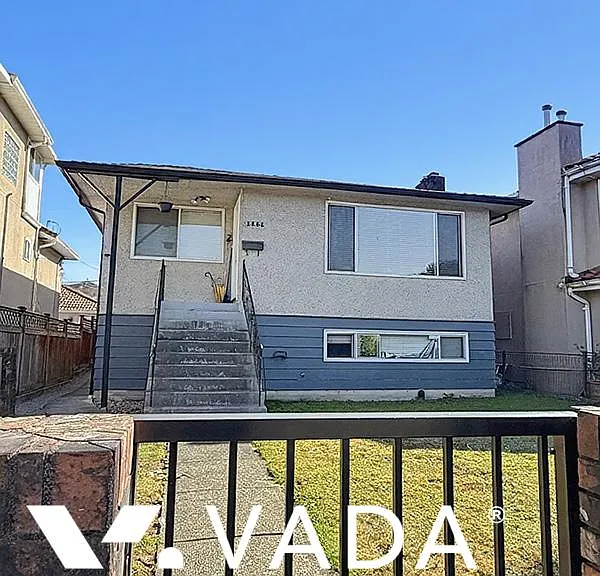 2862B E 18th Ave — Photo 2
