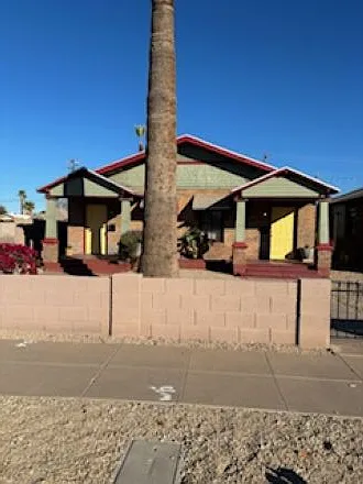 2 bed, 650 sqft, $1,400 — Photo 2