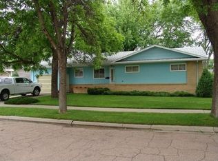 237 Sunrise Dr, Huron, SD 57350