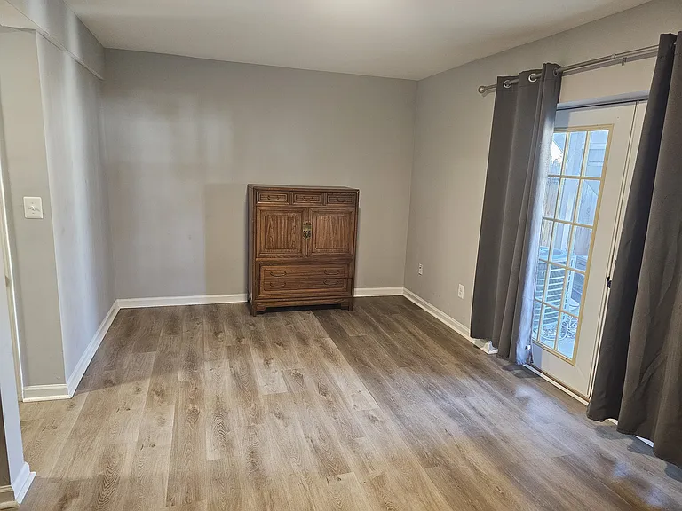 4606 Charlton Ct — Photo 4