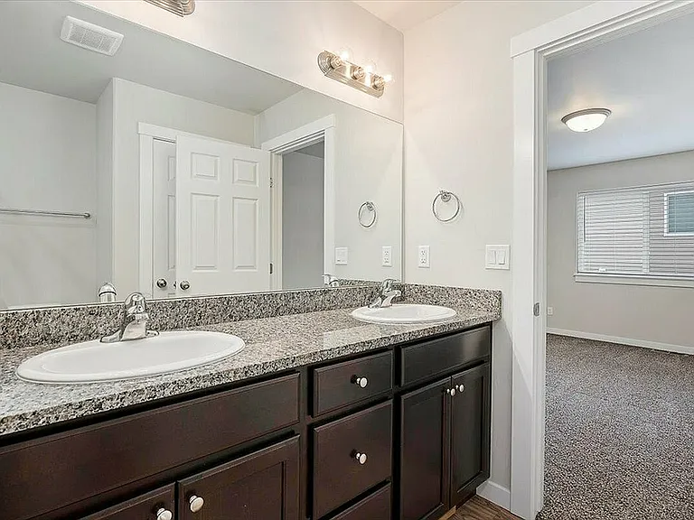 22-Master Bath